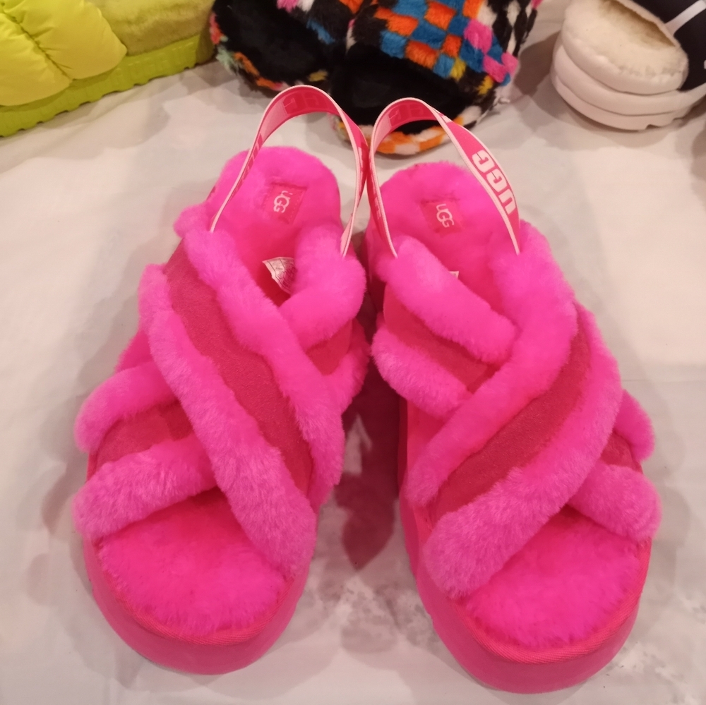 UGGS